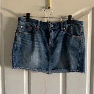 Levi Low Rise Mini Skirt